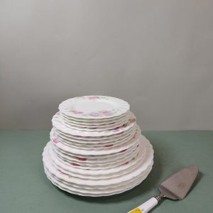 餐具 [Noritake] [4大盘26.8cm, 2中盘23cm, 5拼盘21cm, 5点心盘19cm, 5蛋糕盘16cm, 1蛋糕刀] [套]