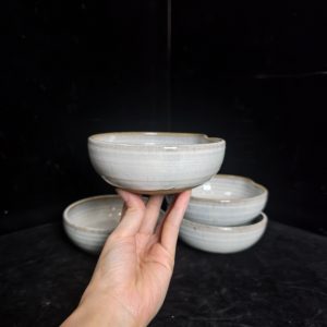 碗 [白釉陶土]