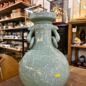 青瓷大花瓶 [暗花]Celadon Large Vase [Embossed Pattern]