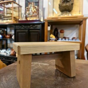 小凳子 [木质]Small Stool [Wooden]