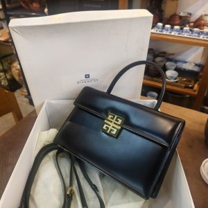 手提包 [Givenchy][包内微小瑕疵，便宜出售] Handbag [Givenchy][minor flaw inside the bag, discounted]