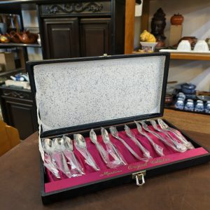 [6茶匙6小叉] [不锈钢] [全新/盒装] [6 Teaspoons + 6 Small Forks] [Stainless Steel] [Brand New / Boxed] 