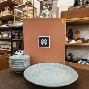 [1大盘5碗] [青瓷裂瓷][套] [全新/盒装] [1 Large Plate + 5 Bowls] [Celadon Crackle Glaze][Set] [Brand New / Boxed] 