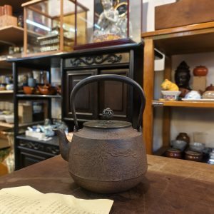 铁瓶 [山形壶]｜佐藤净清 作 Cast Iron Kettle [Yamagata Kettle] | Made by 佐藤净清