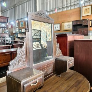 老式镜子 [木质][有缺件，便宜出售] Vintage Mirror [Wood][Missing Parts, Selling at a Lower Price] 