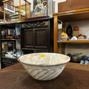 壶嘴大碗 [陶土] Large Spouted Bowl [Clay]
