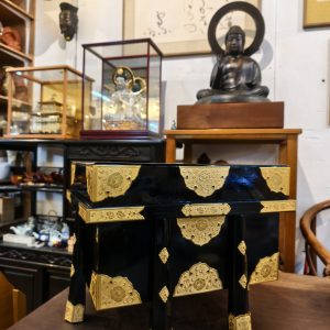 盒子 [漆木/铜片] Box [Lacquered Wood / Copper Sheet]