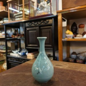 小花瓶 [高丽青瓷] Small Vase [Goryeo Celadon]