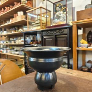 花瓶 [黑釉陶土][用过痕迹，便宜出售] Vase [Black Glazed Clay][With signs of use, clearance price]