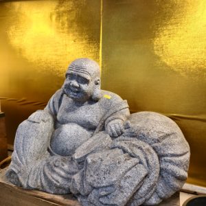 弥勒 [整个石头雕刻][有瑕疵，超便宜出售] Maitreya Statue [Carved from a Single Stone][With Minor Defects, Special Price]