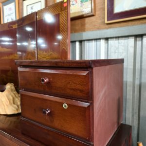小橱 [木质] [内藏暗格] Small Cabinet [Wooden] [Hidden Compartment Inside]