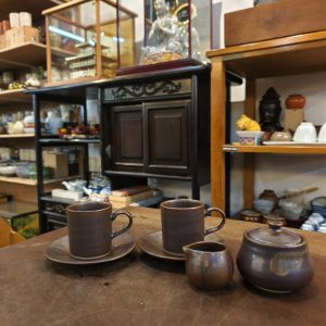 [2咖啡杯1奶壶1糖罐] [指宿烧] [陶土][套] [2 Coffee Cups, 1 Milk Jug, 1 Sugar Pot] [Ibusuki Ware] [Pottery][Set]