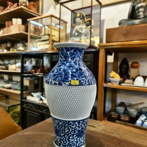 花瓶 [染付] Vase [Blue and white porcelain]