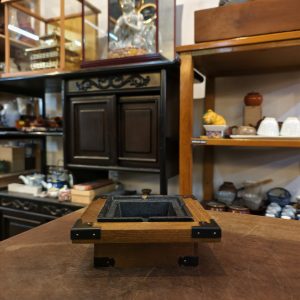 烟灰缸 [木/铁制] Ashtray [Wood/Iron]