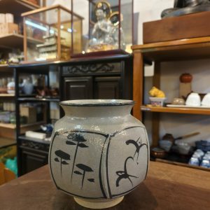 花瓶 [陶土] Vase [Pottery]