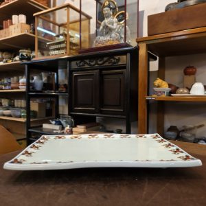 高脚平方皿 [瓷器] Elevated Square Plate [Porcelain]