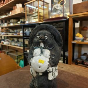 狸猫 [陶土] Raccoon Dog Figurine [Clay Pottery]
