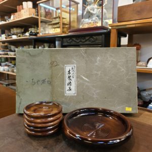 [1中盘5茶托] [天然木][套] [全新/盒装] [1 Medium Plate & 5 Tea Coasters] [Natural Wood][Set] [Brand New / Boxed]100
