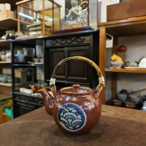 茶壶 [陶土] Teapot [Clay Pottery]