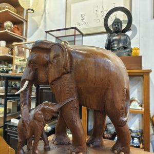 大象 [木雕] Elephant Figurine [Wood Carving]