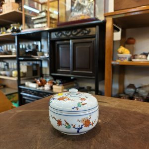 盖物 [圣山窑] Covered Bowl [Seizan Kiln]