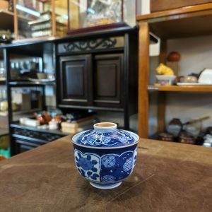 盖物 [染付] Covered Bowl [Blue-and-White Porcelain]