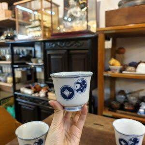 茶杯 [瓷器] Tea Cup [Porcelain]