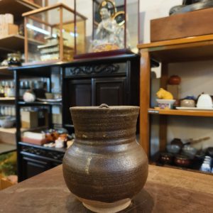 水指 [陶土][可当茶叶罐] Water Jar (Mizusashi) [Clay][Can also be used as a tea caddy] 