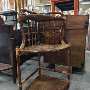 转角架子 [藤] Corner Shelf [Rattan]