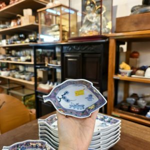 造型盘 [手绘瓷器] Decorative Plates [Hand-Painted Porcelain]
