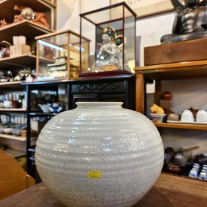 花瓶 [白釉陶] Vase [White-Glazed Pottery]