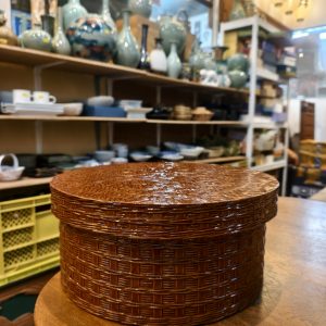 盒子 [篮胎漆器] Box [Basket Weave Lacquerware]