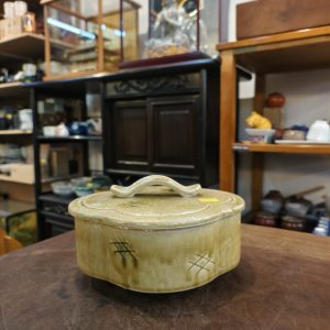盖物 [黄濑户烧] Lidded Container [Yellow Seto Ware]
