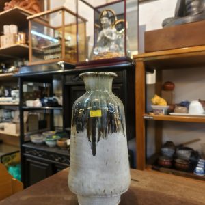 花瓶 [窑变陶土] Vase [Glazed Earthenware]
