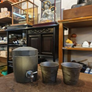 冷水壶 [粗陶] [1壶2杯] [全新/盒装] Cold Water Pitcher [Stoneware] [1 Pitcher & 2 Cups] [New in Box] 