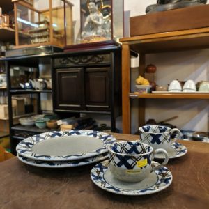 餐具组 [2大盘2咖啡杯] [套] Tableware Set [2 Large Plates & 2 Coffee Cups] [Set]
