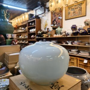 大花瓶 [青白瓷壶] [山口石右卫门窑] [全新/木盒装] Large Vase [Celadon-White Porcelain] [Yamaguchi Ishiuemon Kiln] [New in Wooden Box]