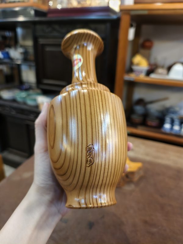 小花瓶[屋久杉] [树龄需超过1000年的天然杉树才可叫屋久杉] Small Vase