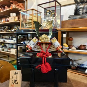小型头盔 [铜片/布/木盒] Miniature Helmet [Metal / Fabric / Wooden Box]