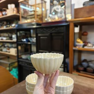 碗 [裂瓷陶土] Bowl [Crackle-Glazed Pottery]
