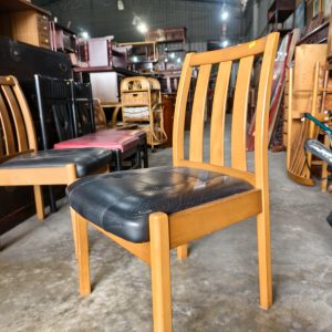 椅子 [木质] Chair [Wooden]