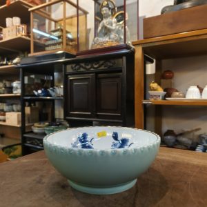 大碗 [青瓷手绘暗花] Large Bowl [Celadon with Hand-Painted Underglaze Pattern]