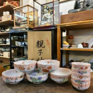 亲子钵 [五色花系] [5碗5小碟] [套] [全新/木盒装] Parent-and-Child Bowls [Five-Color Floral Design] [5 Bowls + 5 Small Plates] [Set] [Brand New / Wooden Box]