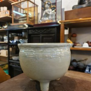 三角火钵 [陶土] Triangular Hibachi Brazier [Pottery]